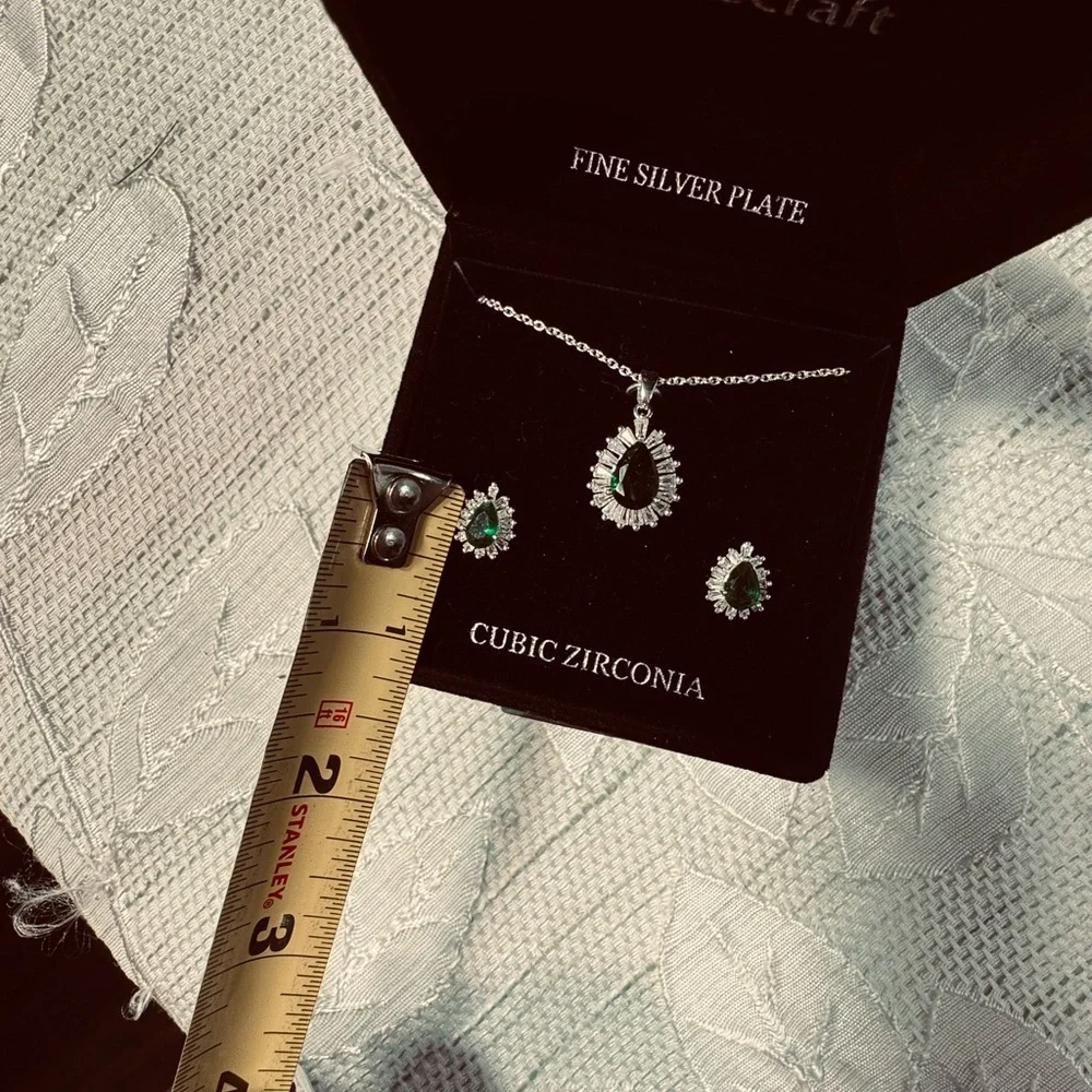 Danecraft Silver Plate Jewelry Set – Green Cubic Zirconia Necklace & Earrings - Picture 8 of 8